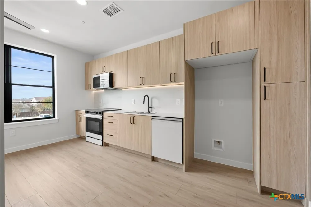 634 Central Parkway #1212 New Braunfels, TX 78130
