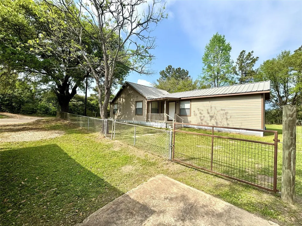909 W Elder Colmesneil, TX 75938