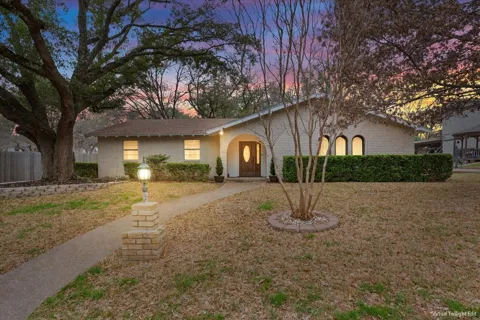 120 Wooded Crest Drive