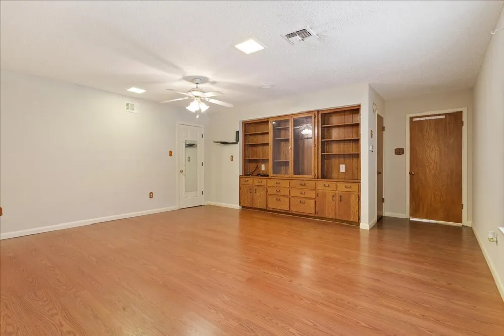 120 Wooded Crest Drive Woodway, TX 76712