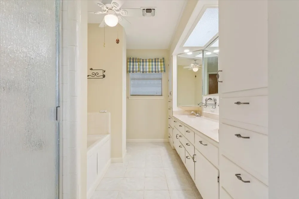 120 Wooded Crest Drive Woodway, TX 76712