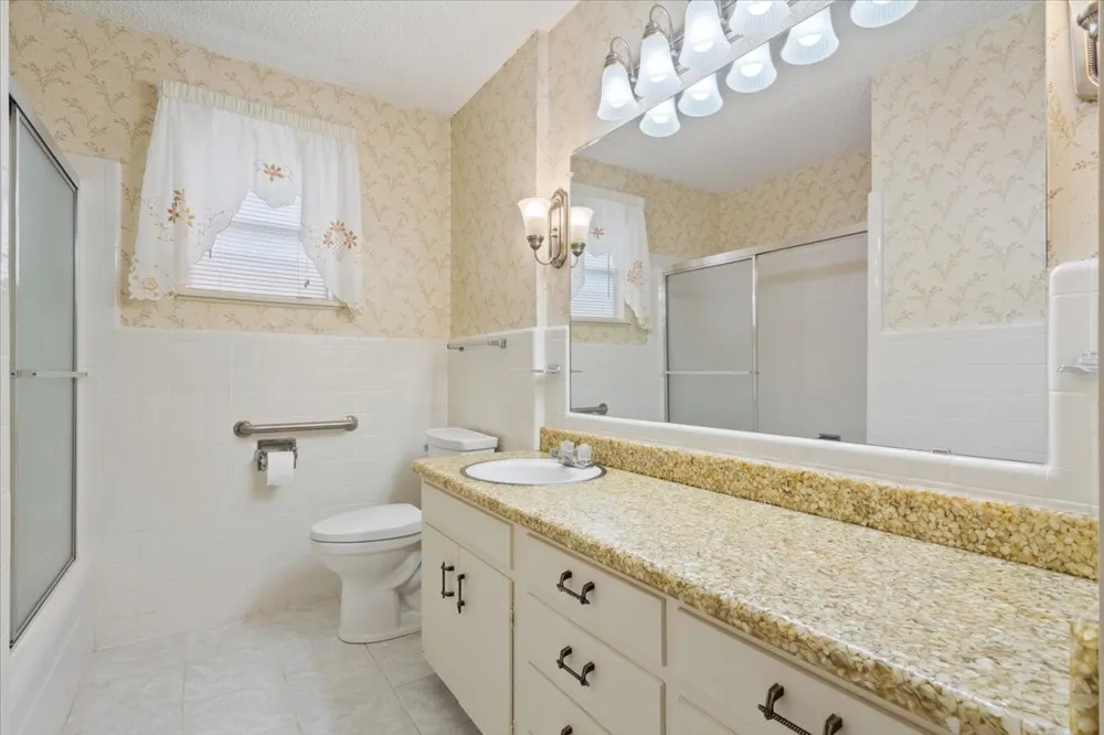 120 Wooded Crest Drive Woodway, TX 76712