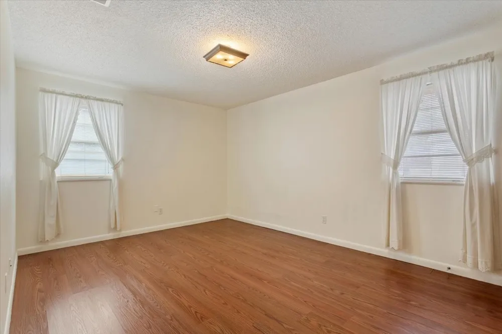 120 Wooded Crest Drive Woodway, TX 76712