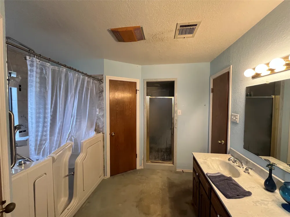 375 Lcr 358 Mart, TX 76664