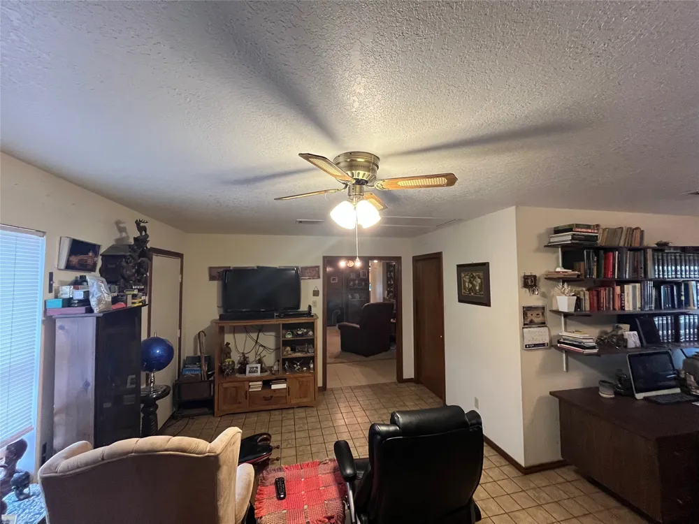 375 Lcr 358 Mart, TX 76664