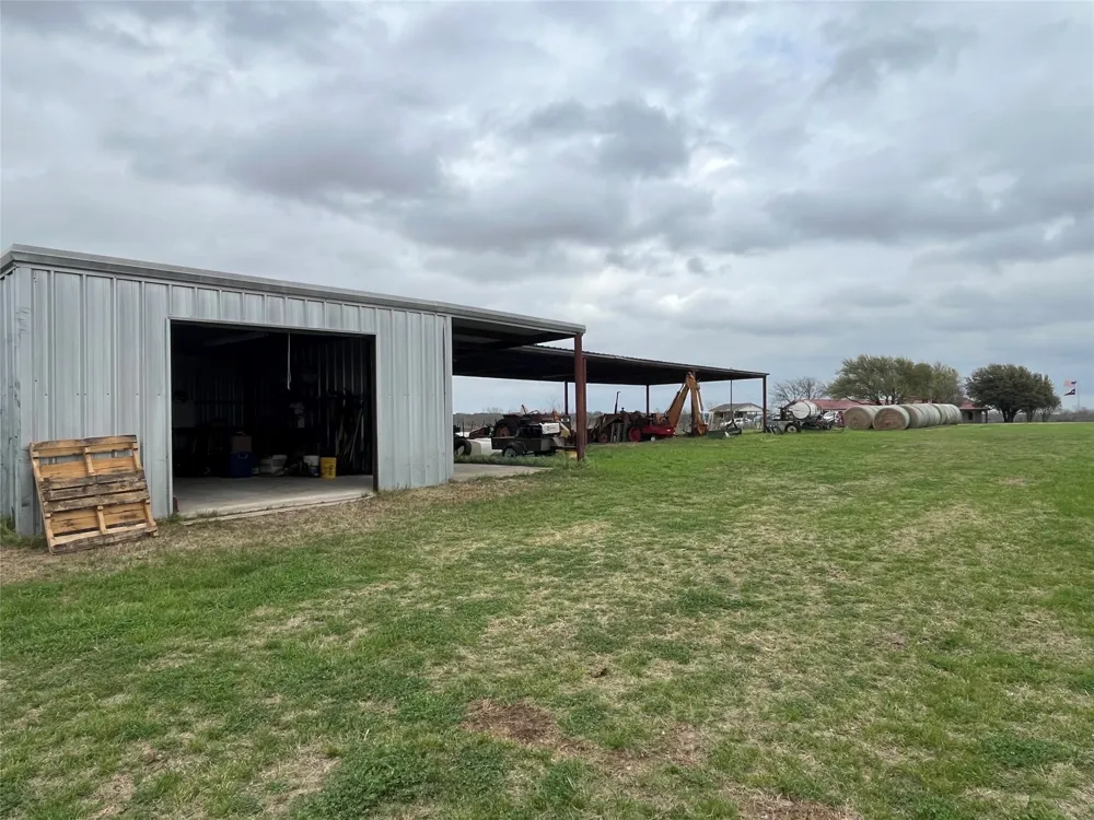375 Lcr 358 Mart, TX 76664