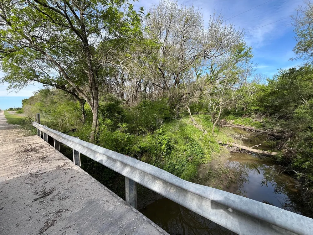 375 Lcr 358 Mart, TX 76664