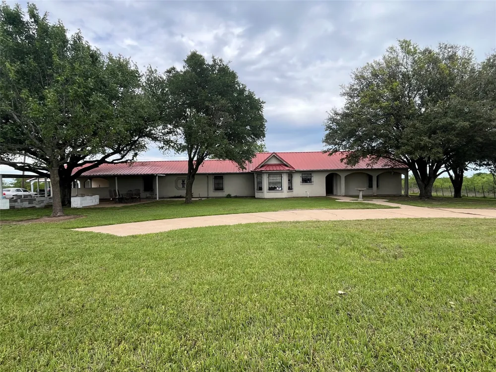 375 Lcr 358 Mart, TX 76664