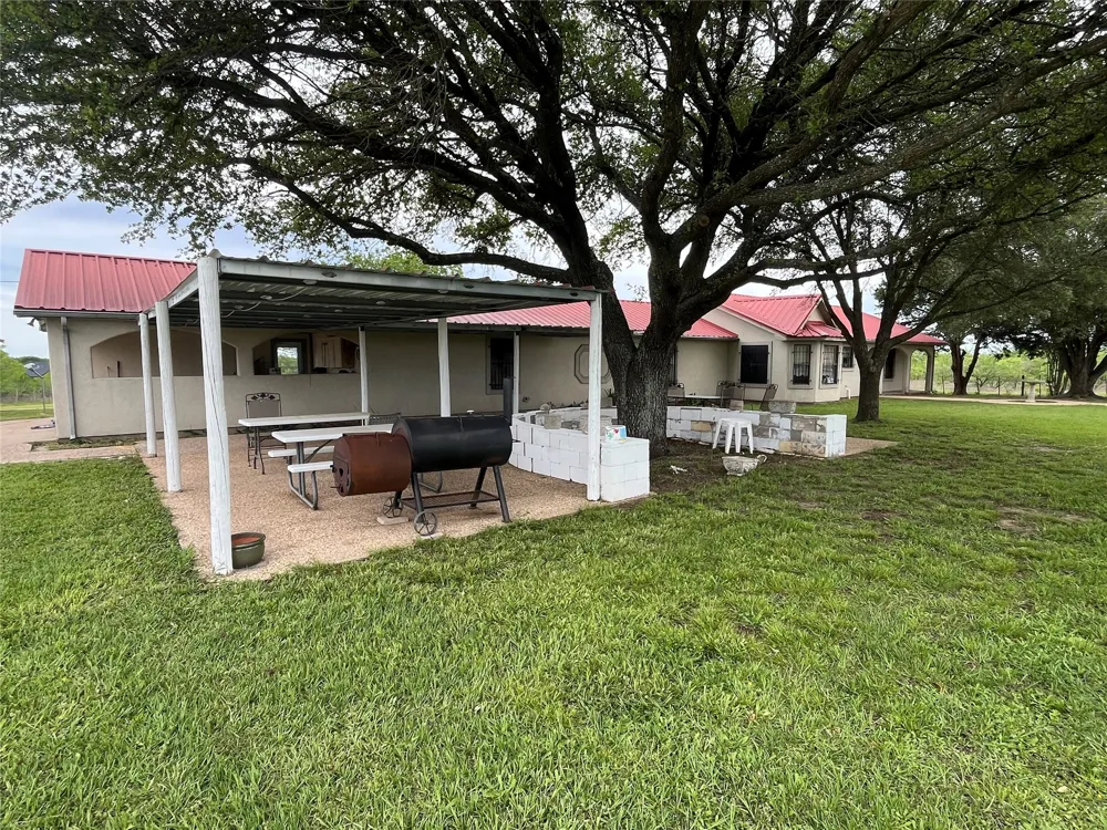 375 Lcr 358 Mart, TX 76664