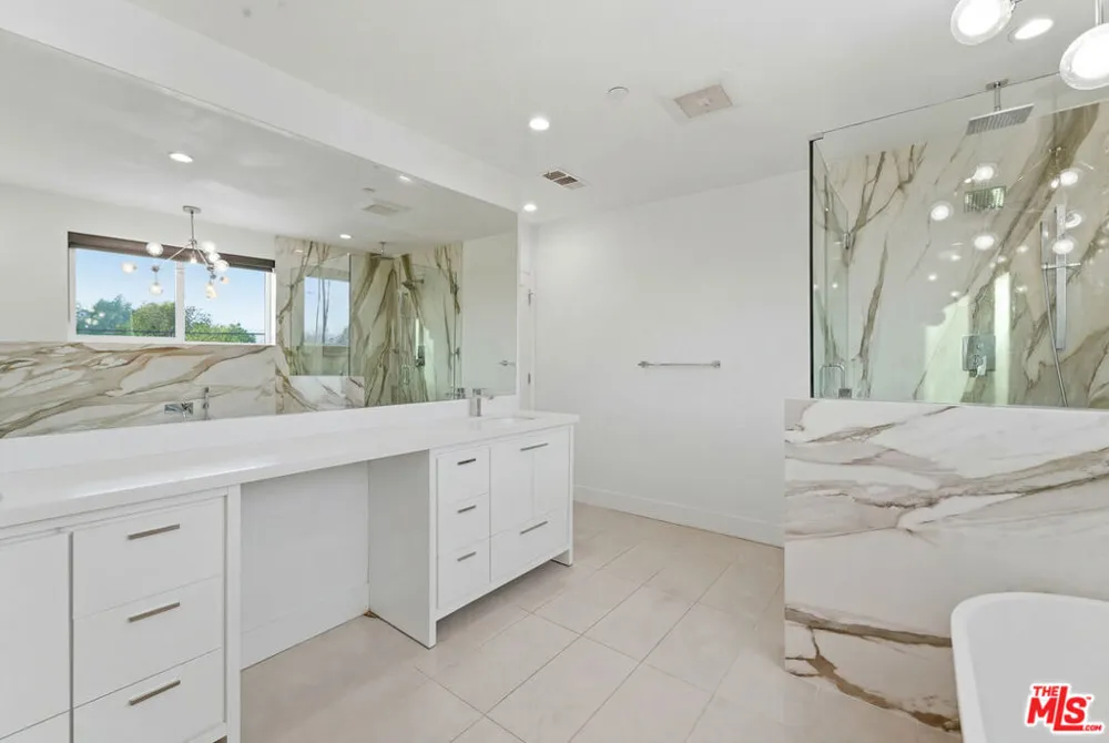 14650 Margate Street Sherman Oaks, CA 91411