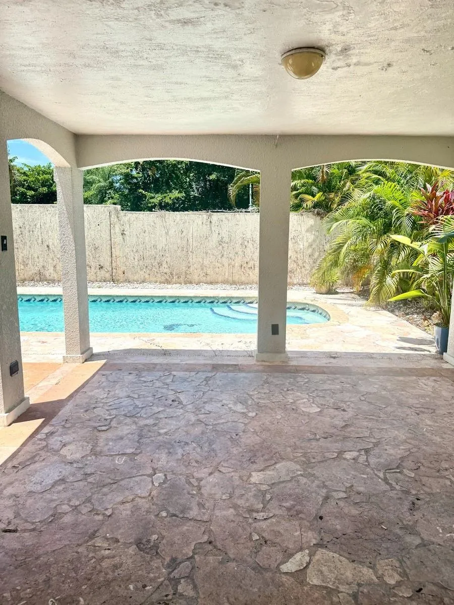 14 VIA CANGREJOS Toa Baja, PR 00949