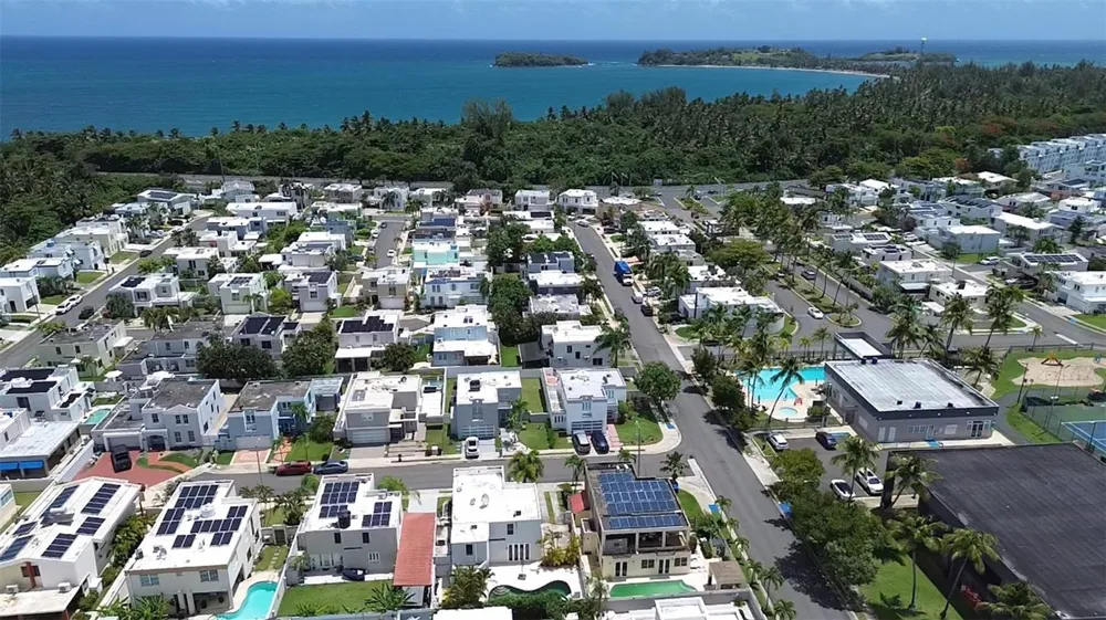 14 VIA CANGREJOS Toa Baja, PR 00949