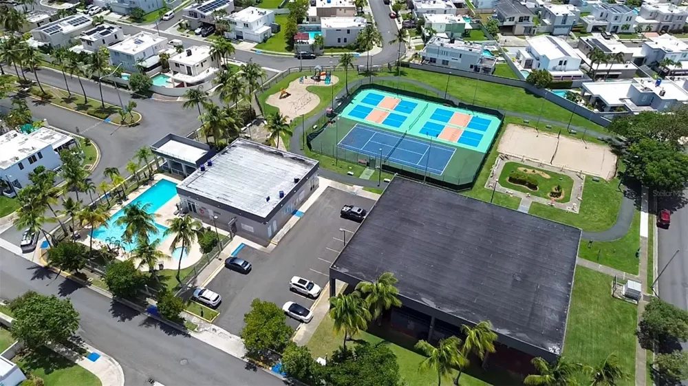 14 VIA CANGREJOS Toa Baja, PR 00949