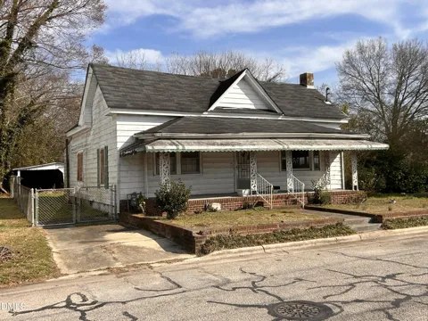 104 Ash Street E