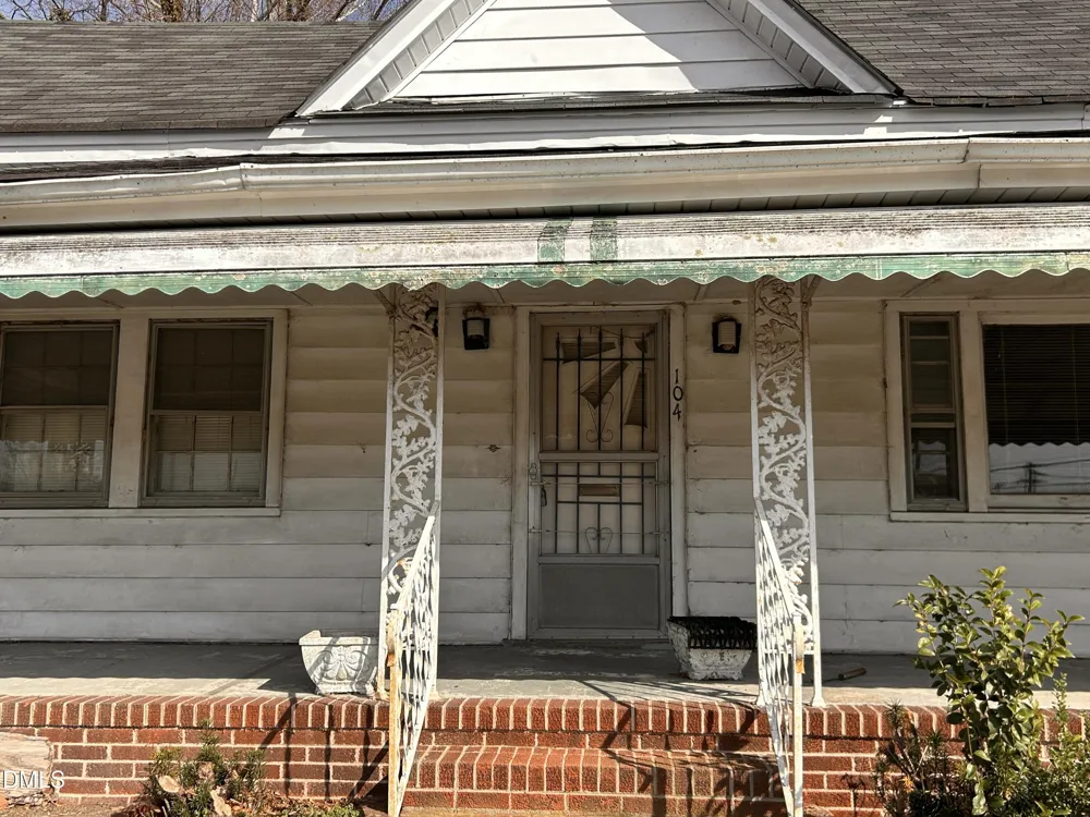 104 Ash Street E Wilson, NC 27893