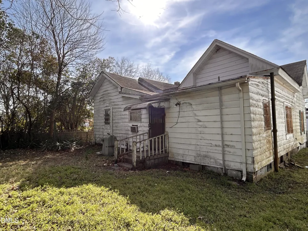 104 Ash Street E Wilson, NC 27893