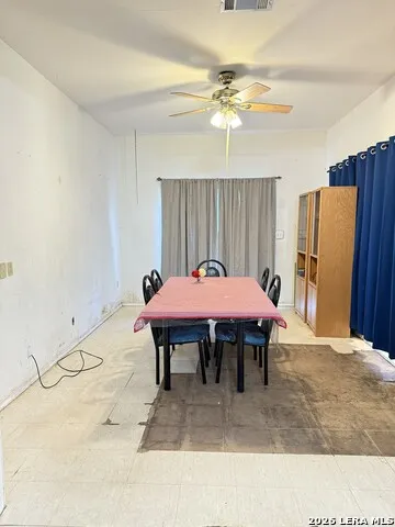 114 6th Natalia, TX 78059