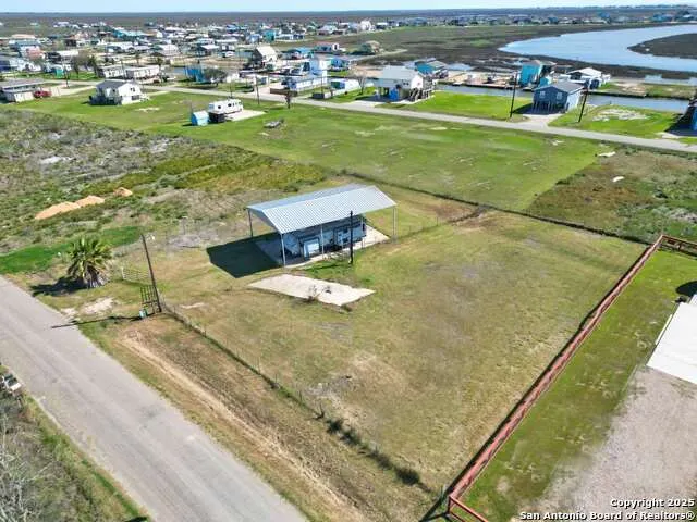171 Flamingo St. Sargent, TX 77414