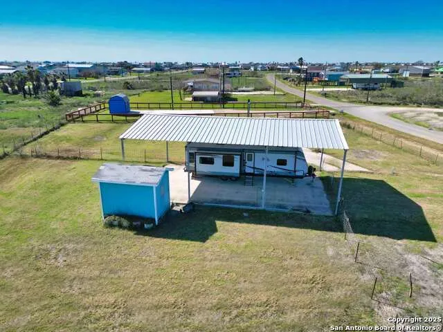 171 Flamingo St. Sargent, TX 77414