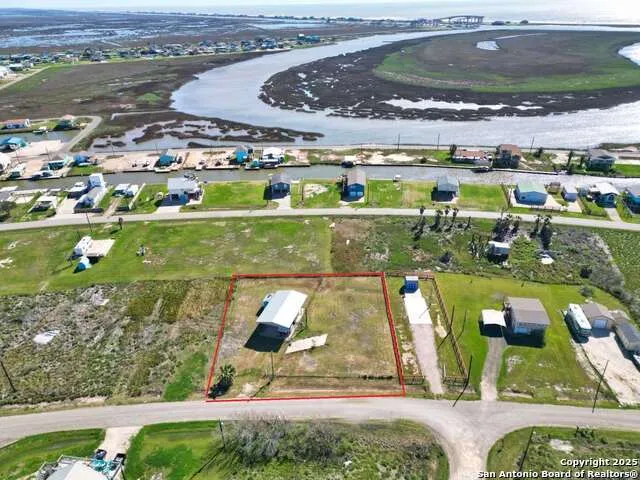171 Flamingo St. Sargent, TX 77414