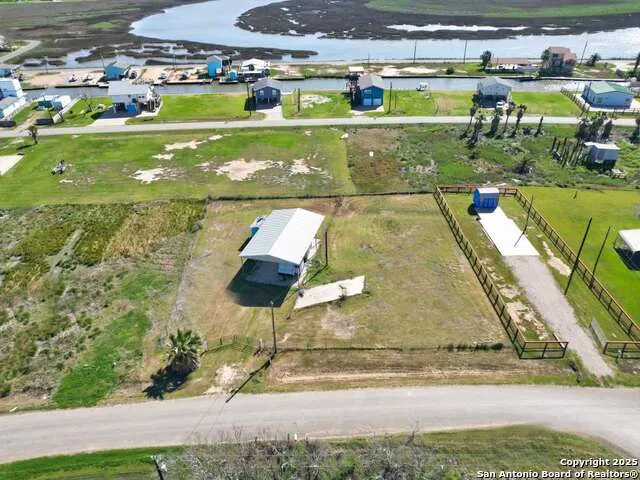171 Flamingo St. Sargent, TX 77414