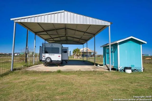 171 Flamingo St. Sargent, TX 77414