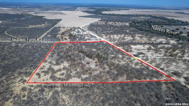 1086 Curtis Bourn Crystal City, TX 78839