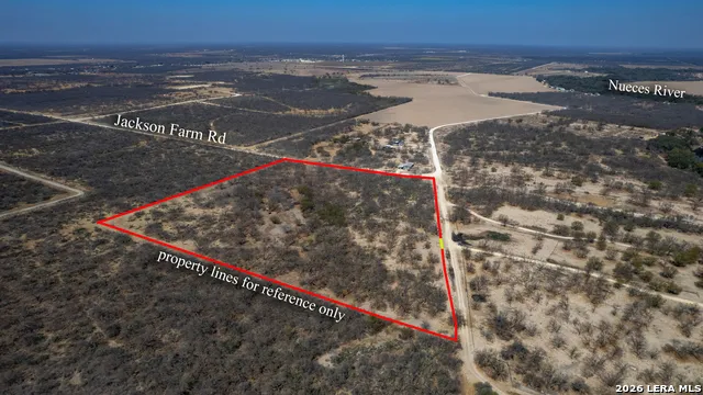 1086 Curtis Bourn Crystal City, TX 78839