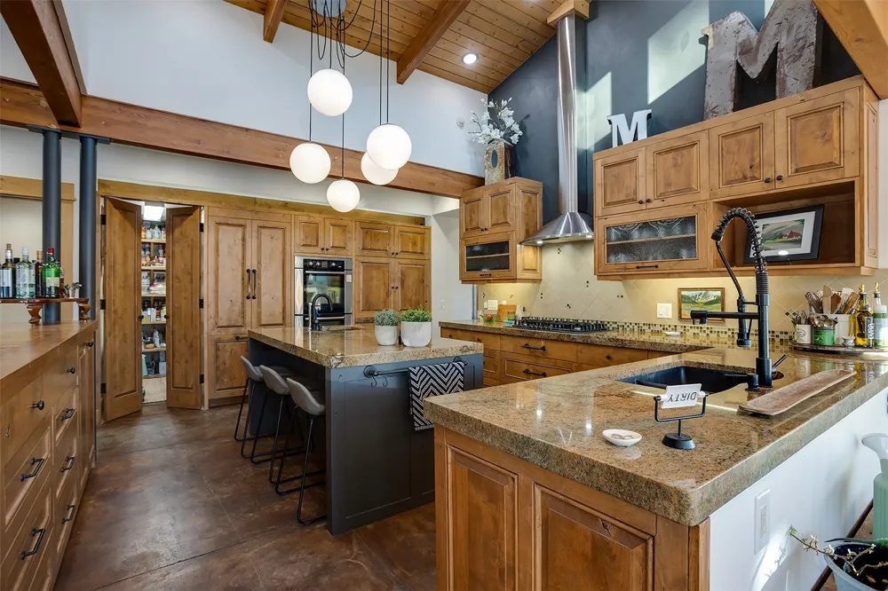 20850 Cheyenne Trail Oak Creek, CO 80467