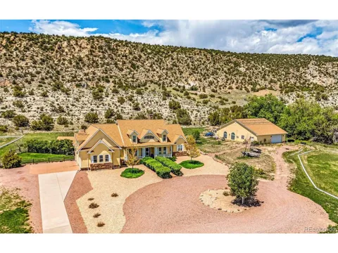 611 Rockridge Loop