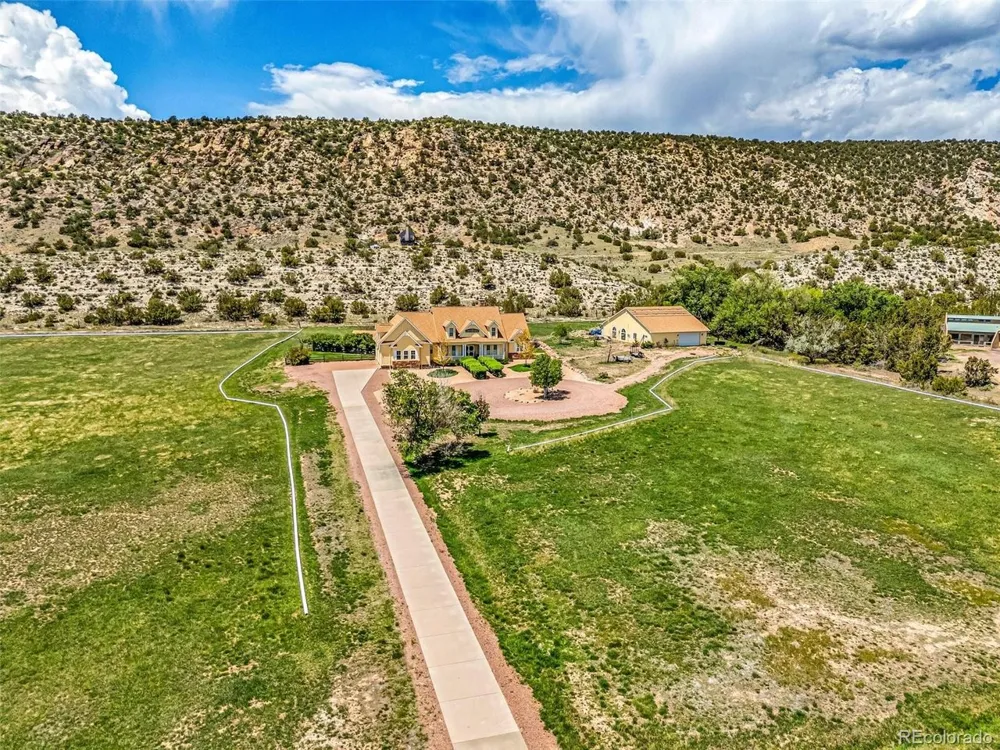 611 Rockridge Loop Canon City, CO 81212