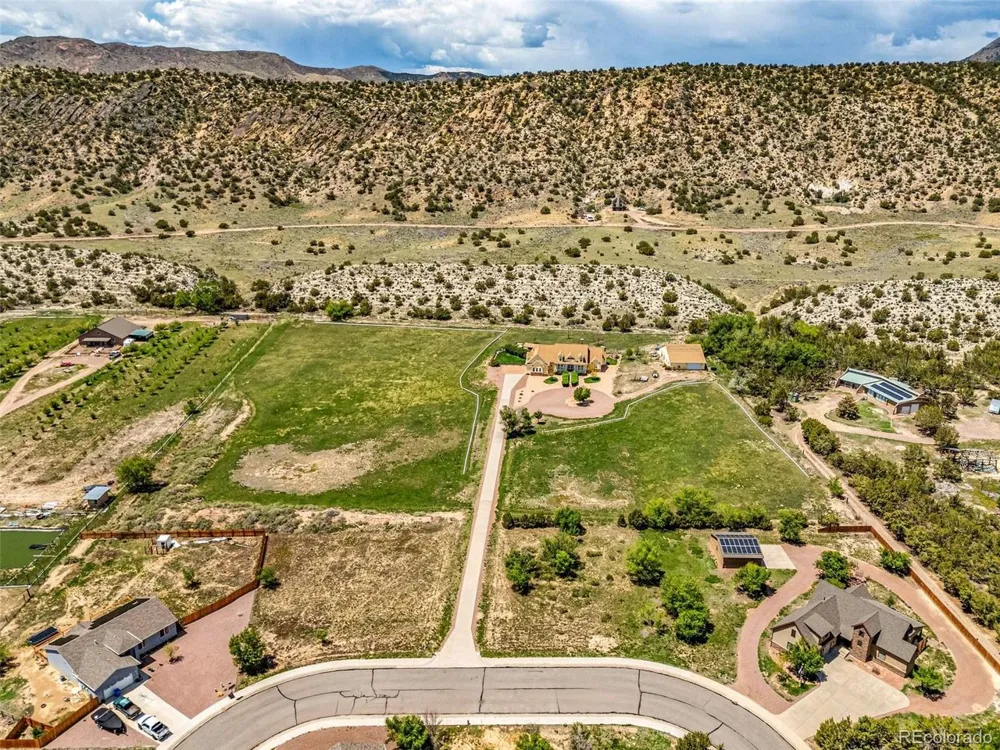 611 Rockridge Loop Canon City, CO 81212