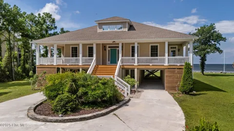 522 Sandy Point Drive