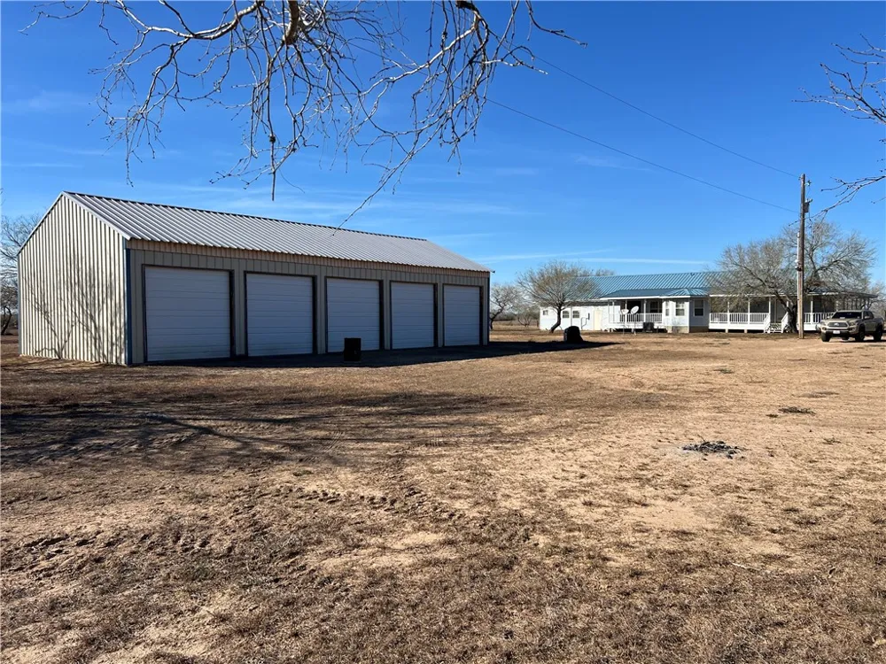 4493 W Highway 359 Benavides, TX 78341