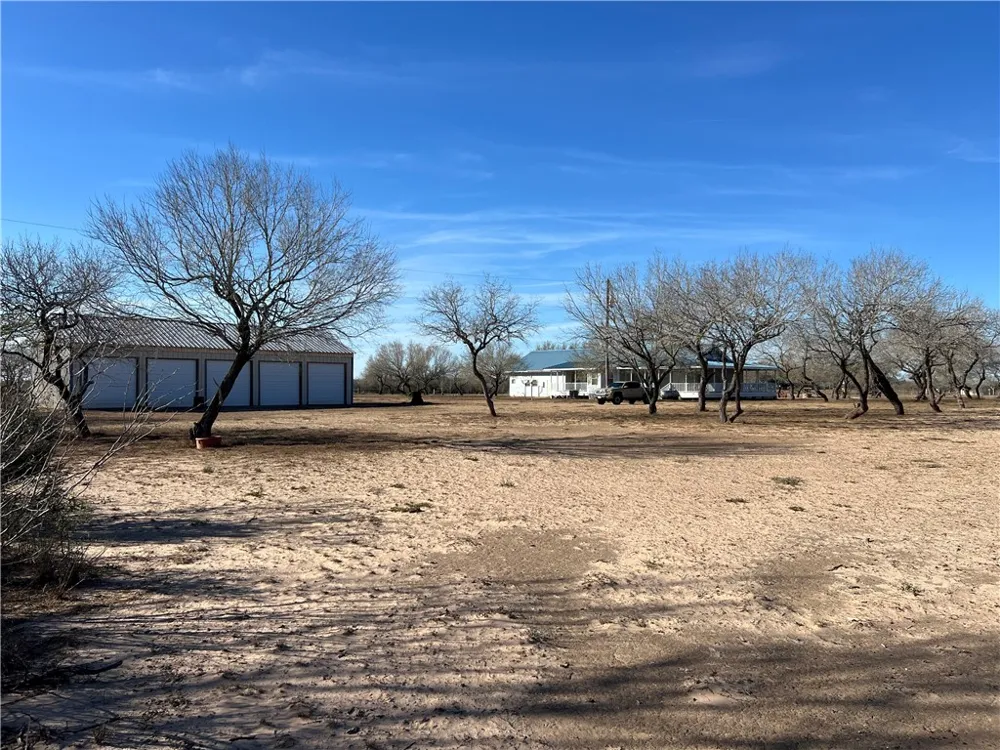 4493 W Highway 359 Benavides, TX 78341