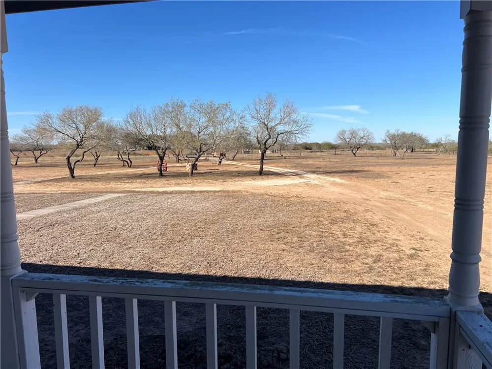 4493 W Highway 359 Benavides, TX 78341