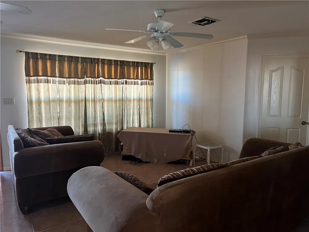4493 W Highway 359 Benavides, TX 78341