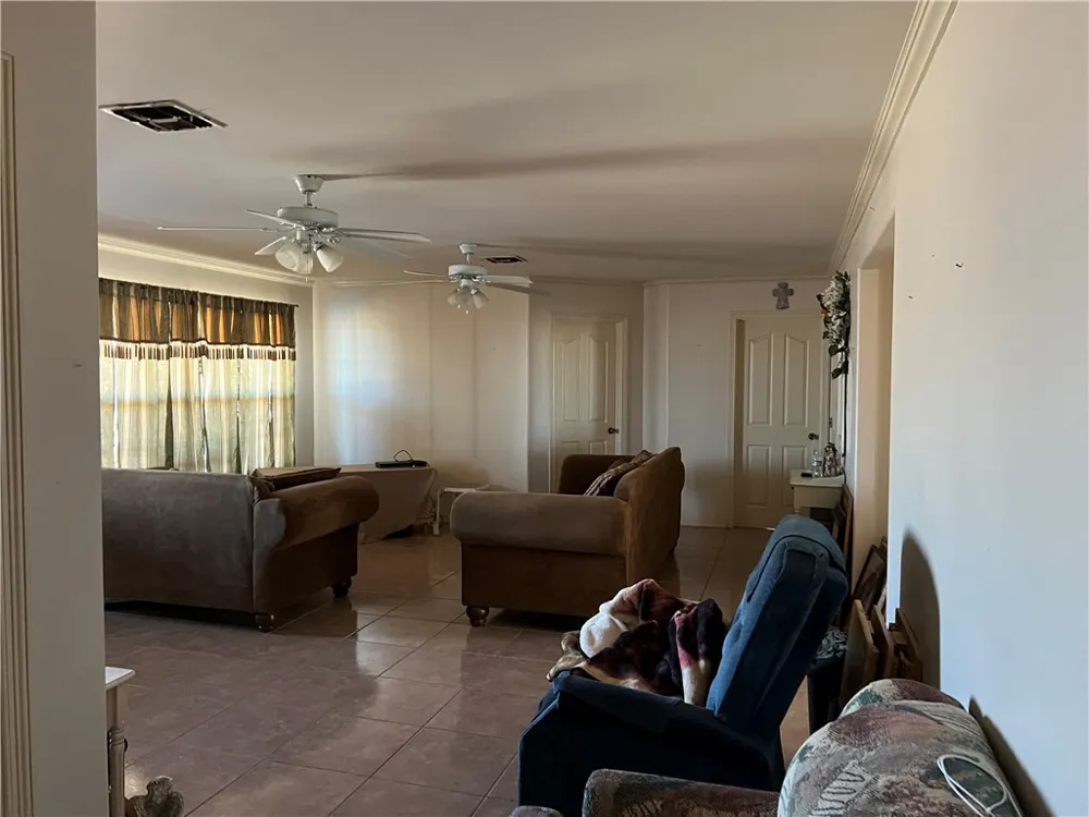 4493 W Highway 359 Benavides, TX 78341