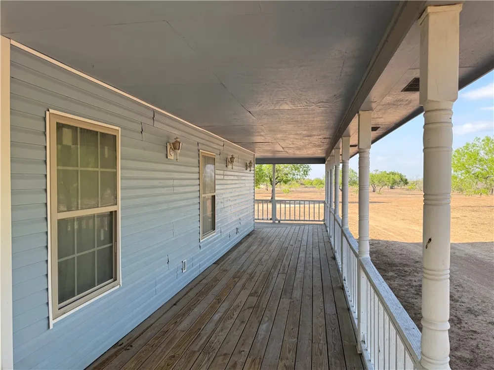 4493 W Highway 359 Benavides, TX 78341