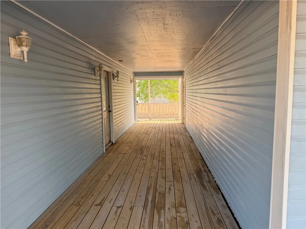 4493 W Highway 359 Benavides, TX 78341