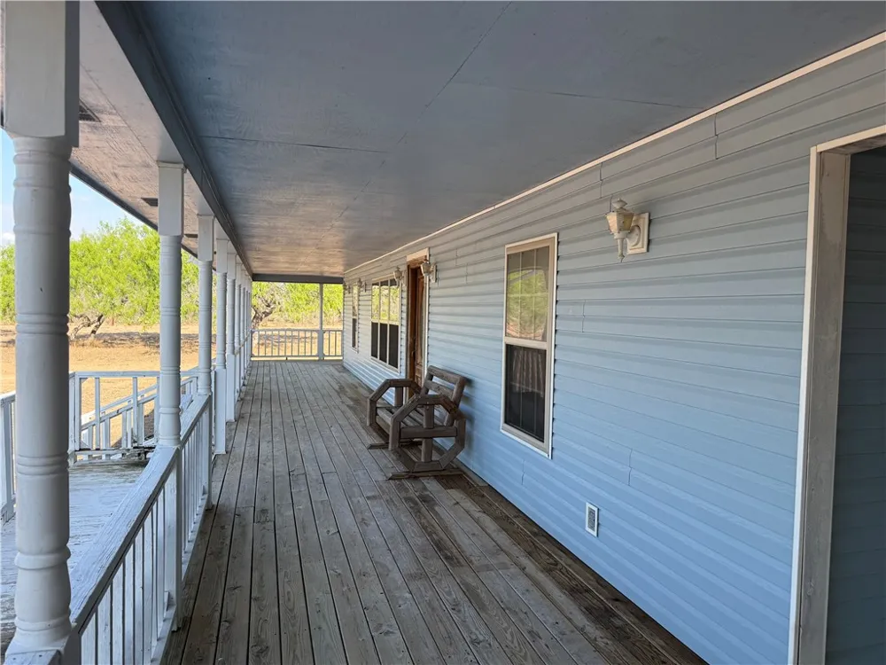 4493 W Highway 359 Benavides, TX 78341