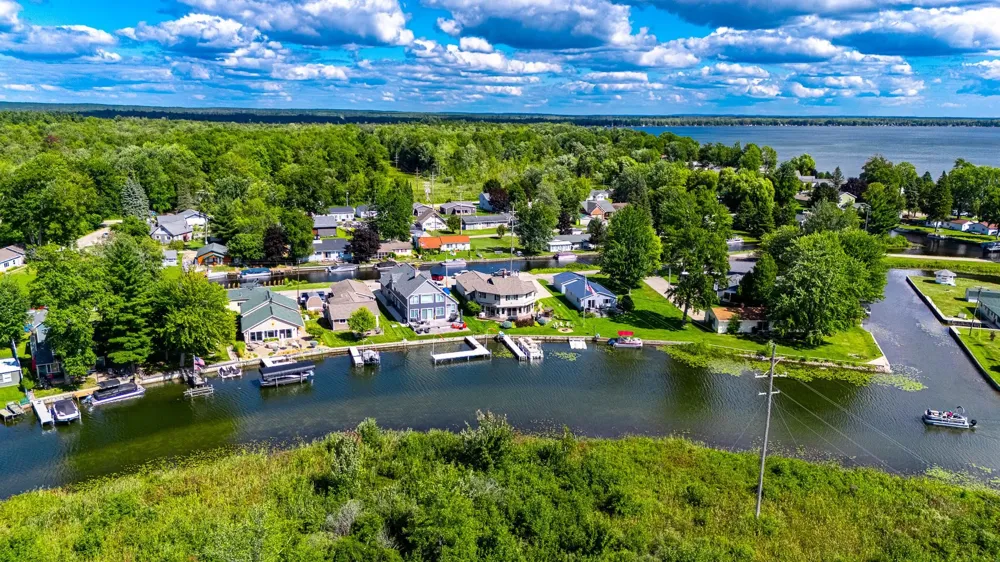4690 Birchcrest Drive Lake Township, MI 48629