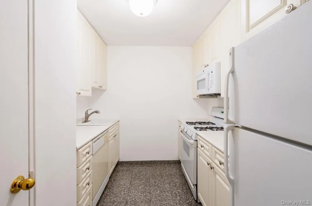 420 E 64th Street #W8F New York (Manhattan), NY 10065