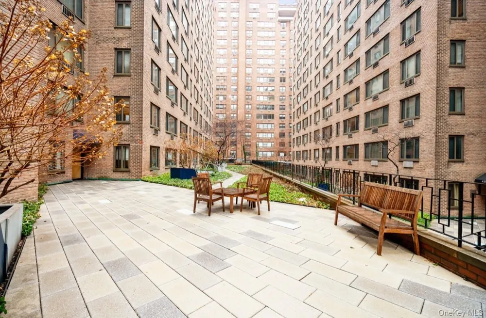 420 E 64th Street #W8F New York (Manhattan), NY 10065