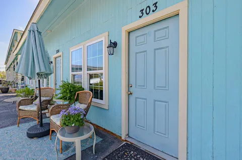 1809 Hillcrest #303