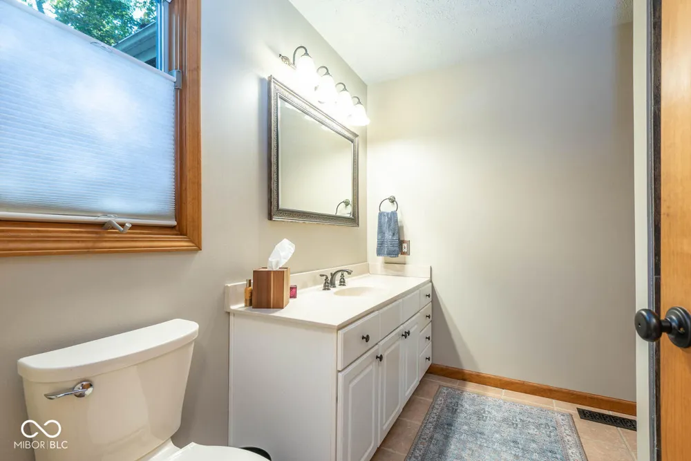 9002 E Agate Avenue Nashville, IN 47448