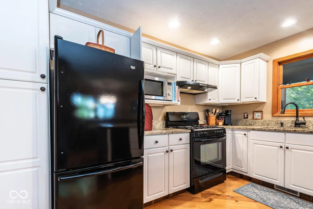 9002 E Agate Avenue Nashville, IN 47448
