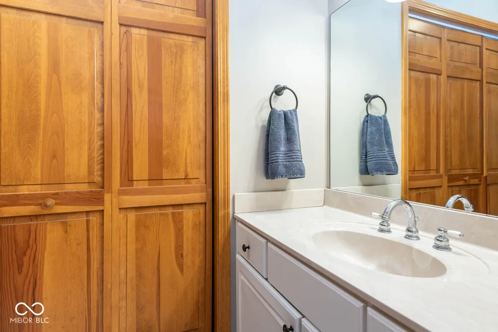9002 E Agate Avenue Nashville, IN 47448