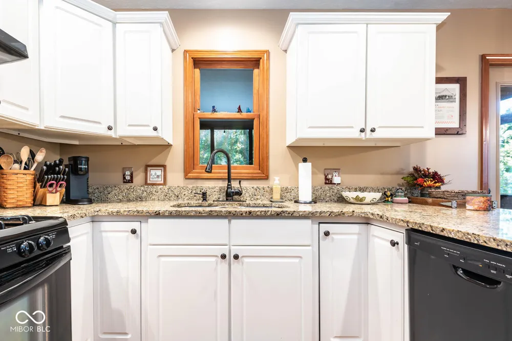 9002 E Agate Avenue Nashville, IN 47448