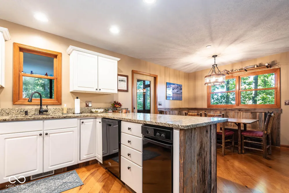 9002 E Agate Avenue Nashville, IN 47448